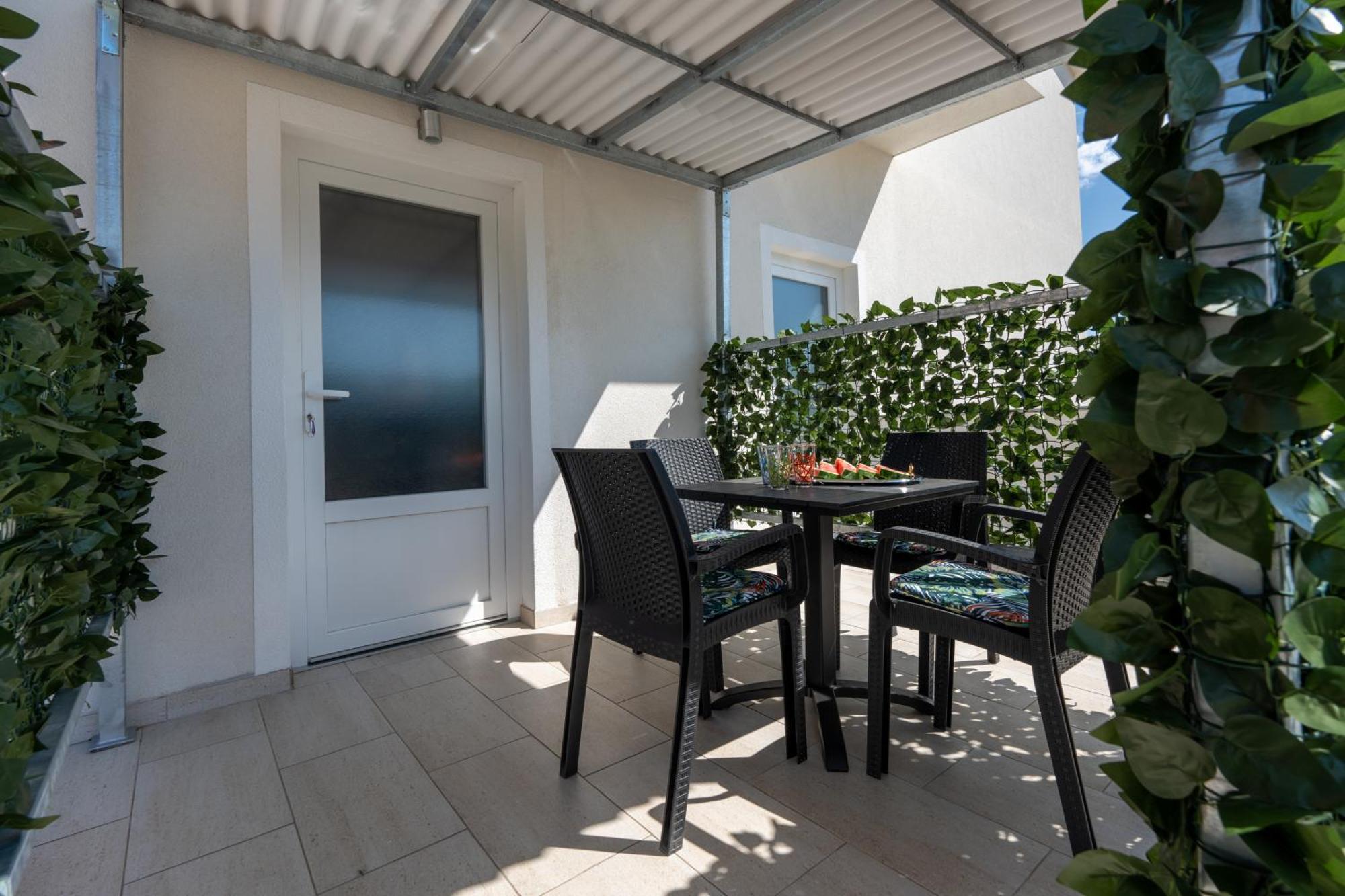 Apartmani Livaja Plano 外观 照片