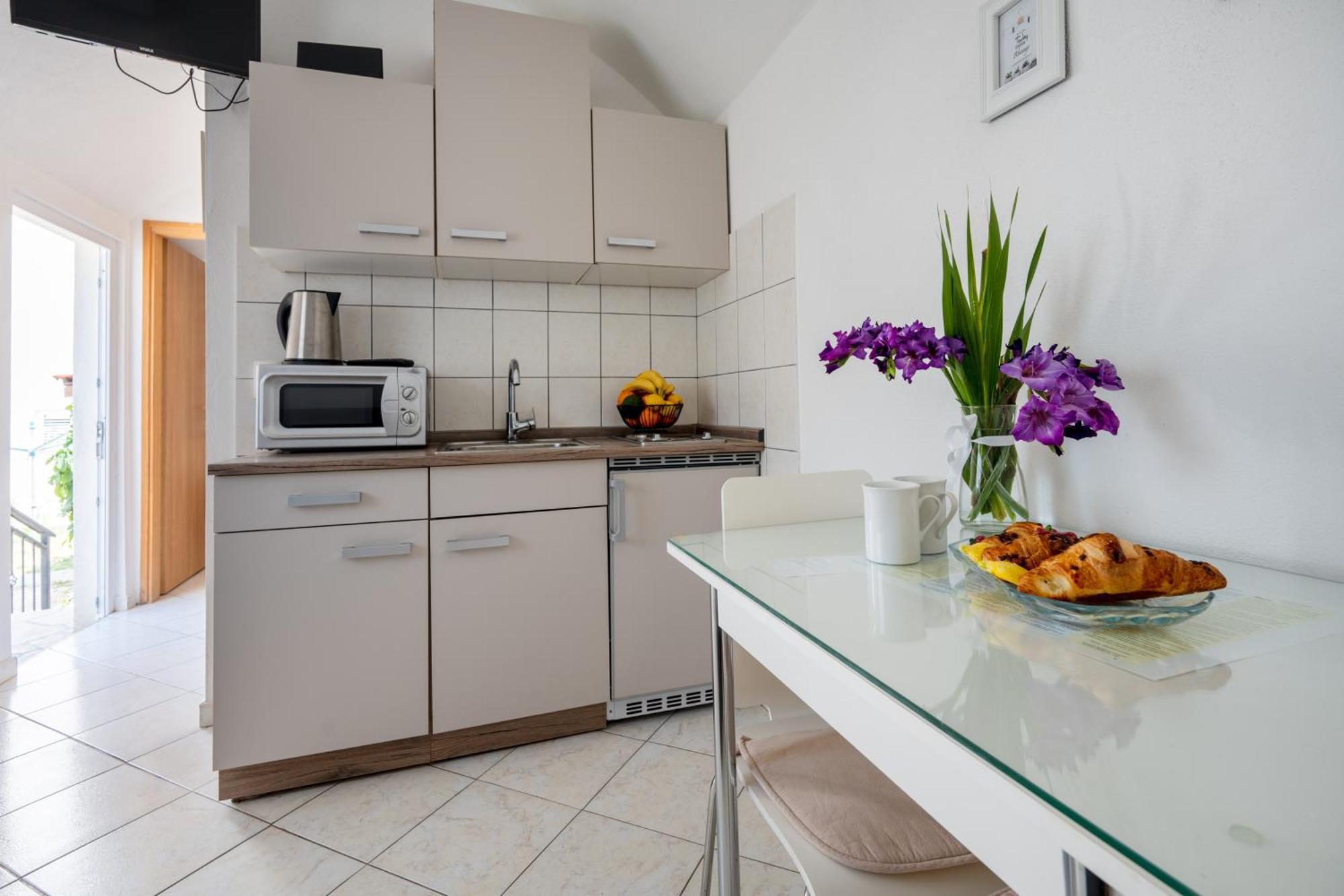 Apartmani Livaja Plano 外观 照片