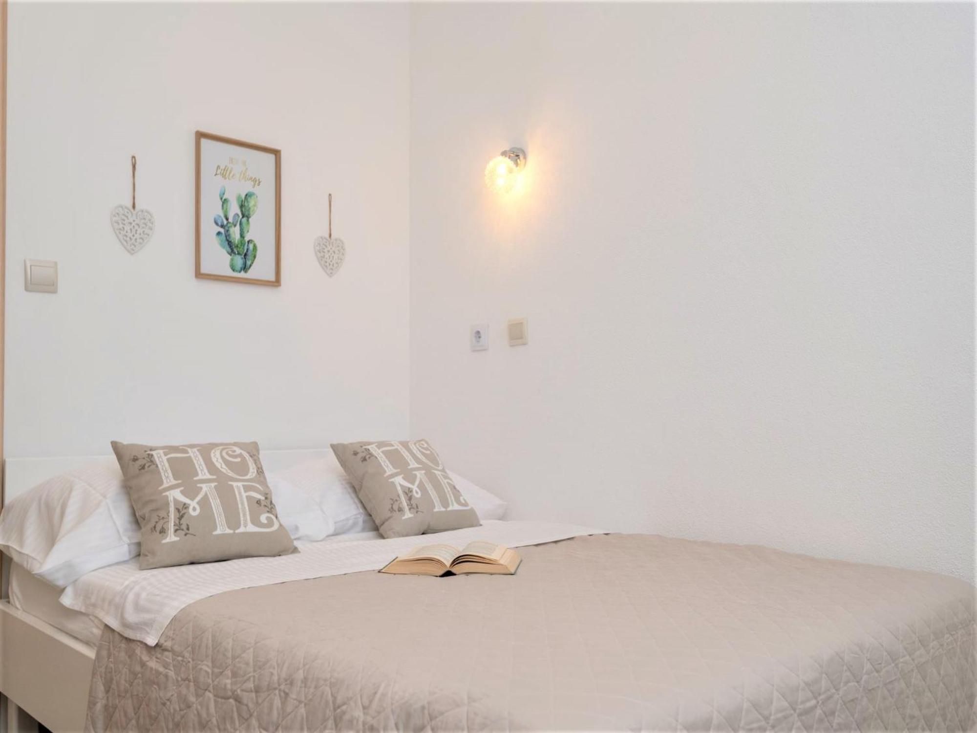 Apartmani Livaja Plano 客房 照片